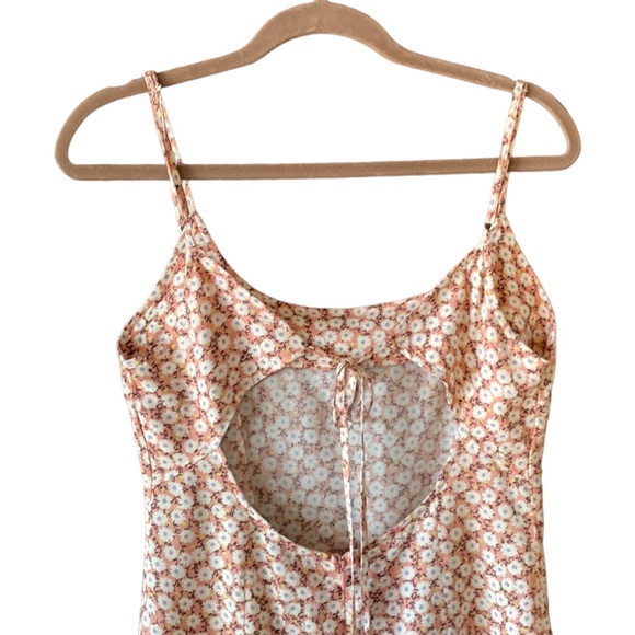 Forever 21 Floral Dress Size S. Spaghetti Straps Floral Cut-Out Gently Used. - Picture 2 of 7